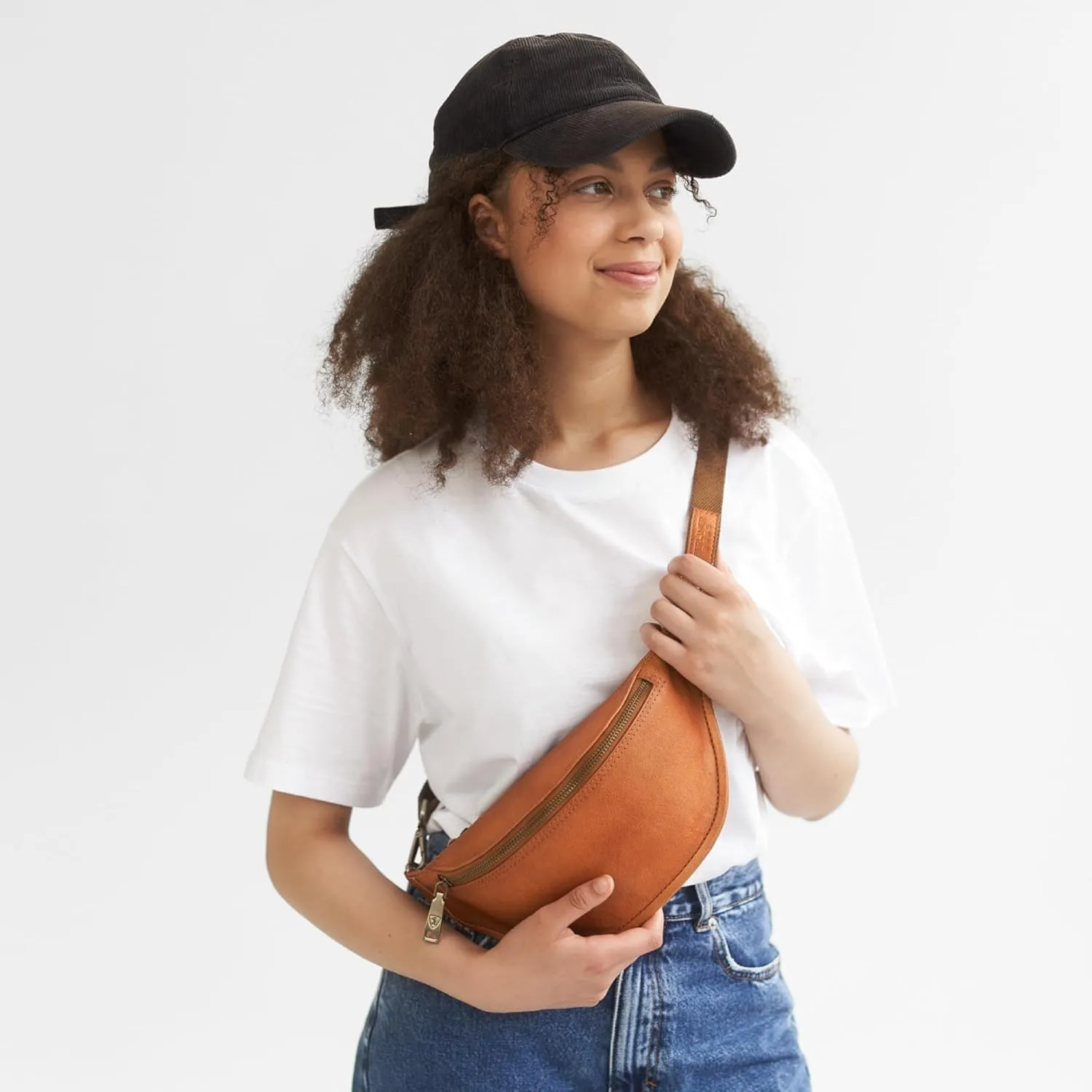Berliner Bags Vintage Genuine Leather Fanny Pack Kai, Belt Bag, Crossbody Sling Bag for Men and Women - Brown